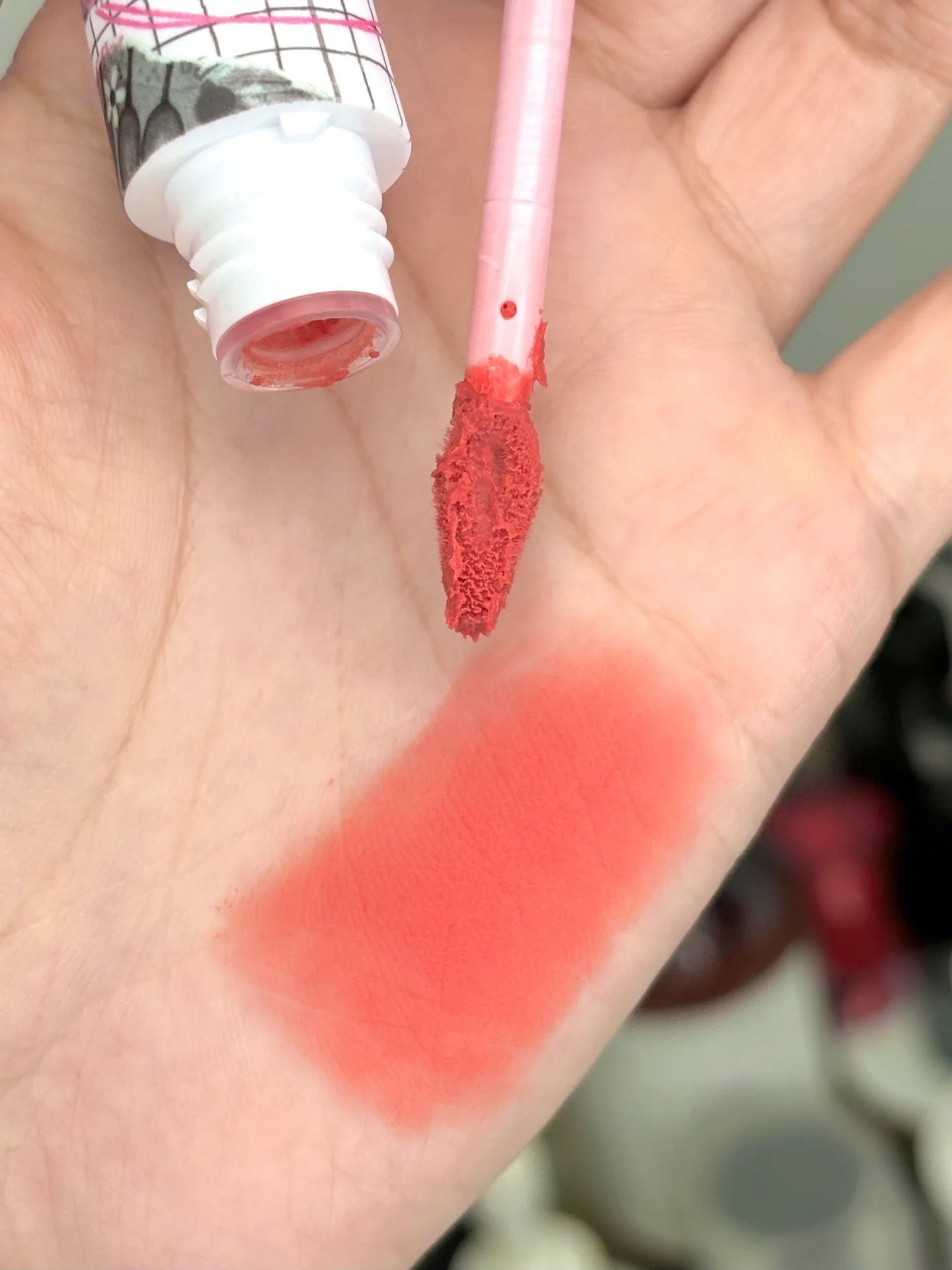 我上高中怎么没有这个色号呀，蜜瓜色绝了