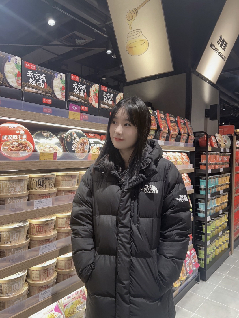 最近备受好评的长款羽绒服