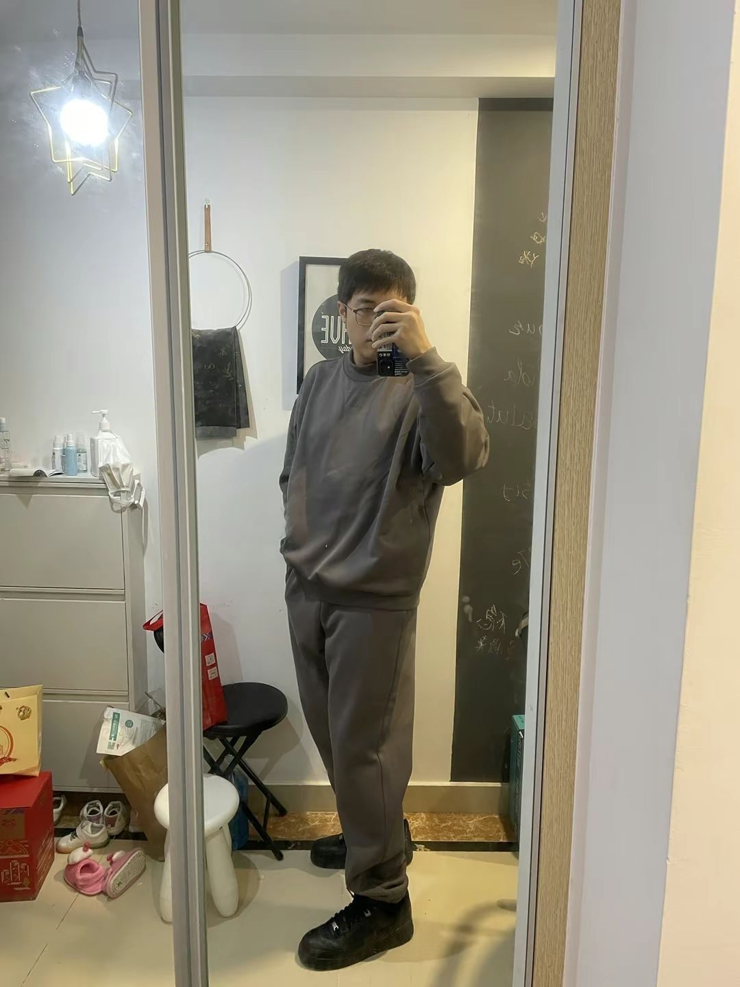 🔥Adidas圆领加绒保暖长袖套头卫衣，保暖又时尚！