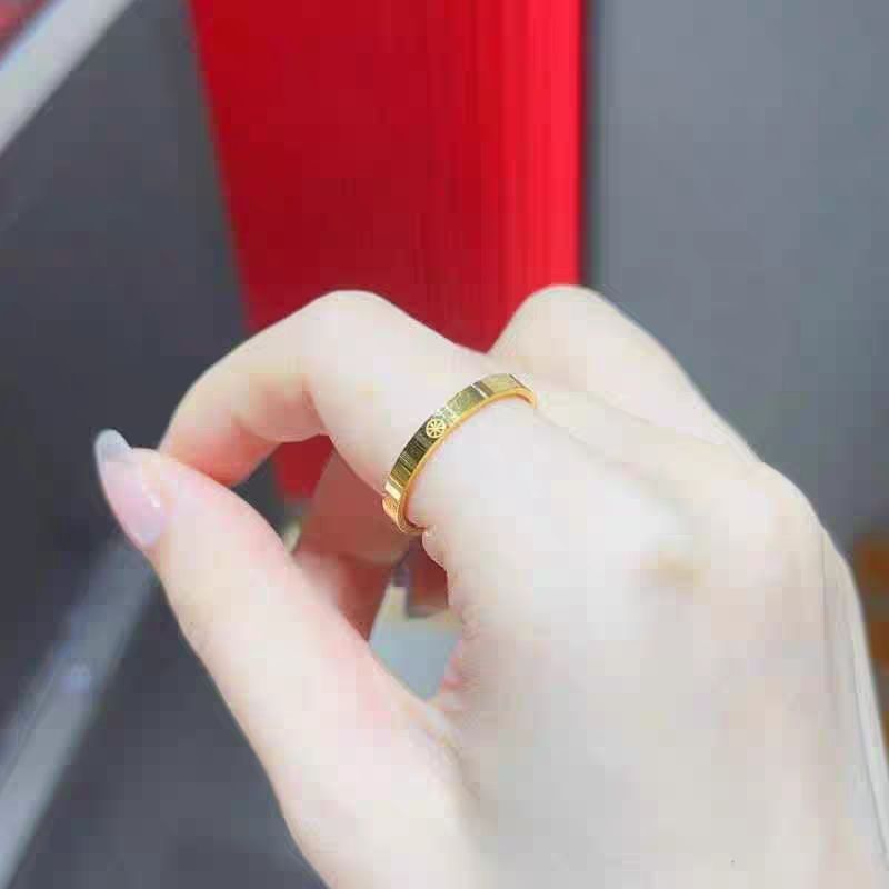 宝藏极简光面戒指被我挖到啦💫经典耐看❗️
