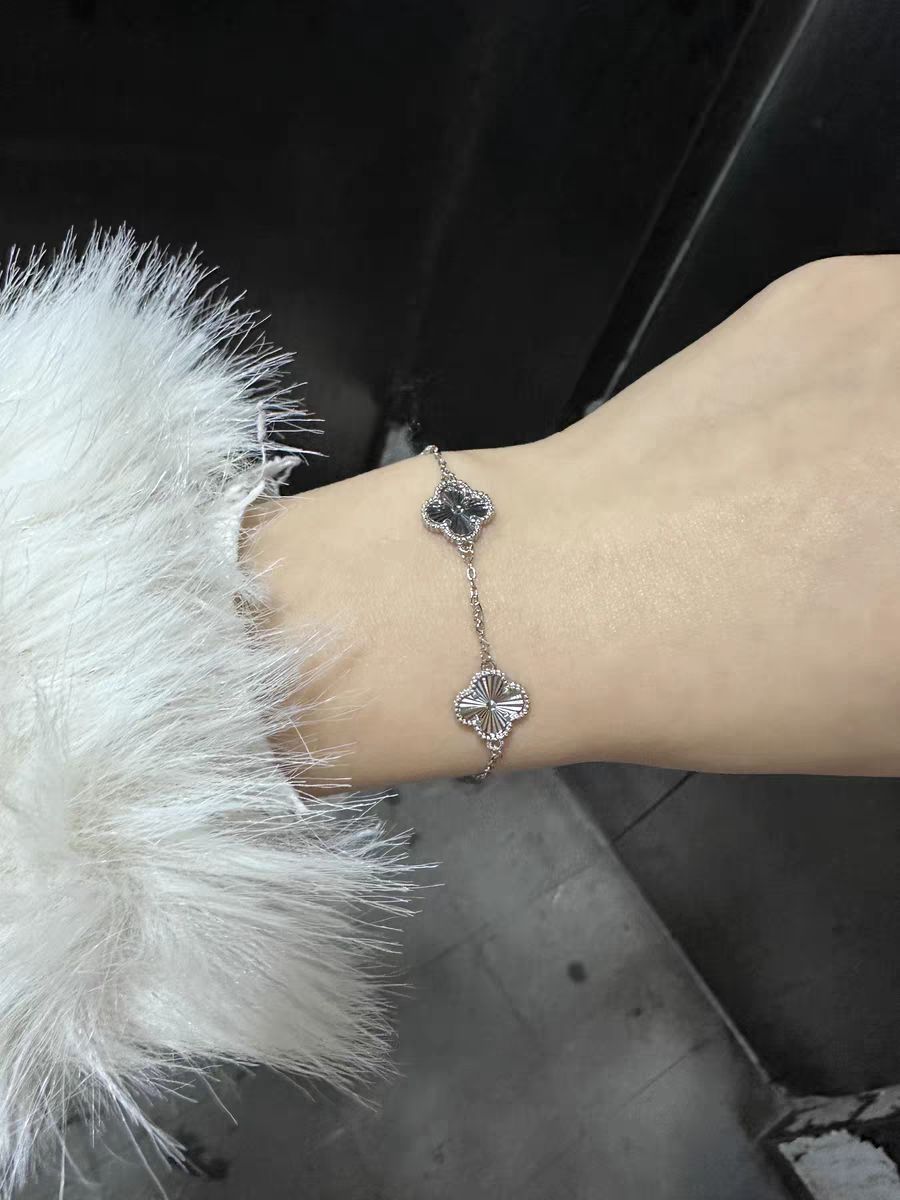 💎天呐！这款四叶草手链也太显贵气了吧👑