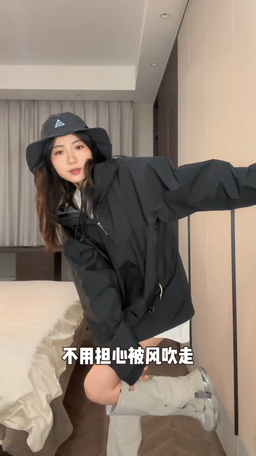 登山去噜⛰️很酷的nike acg girl户外穿搭