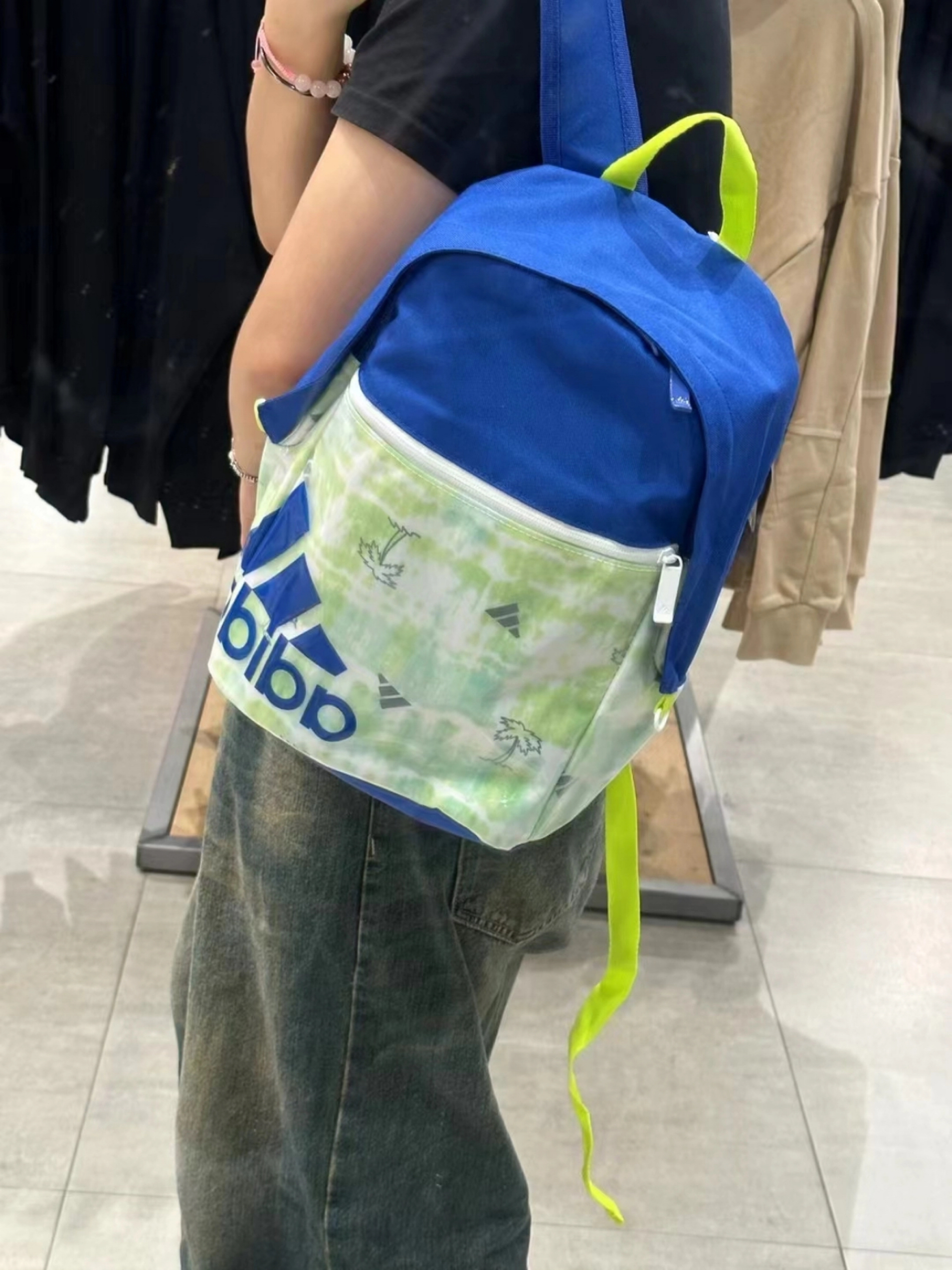 这款小清新风格的双肩包，很不错呀！