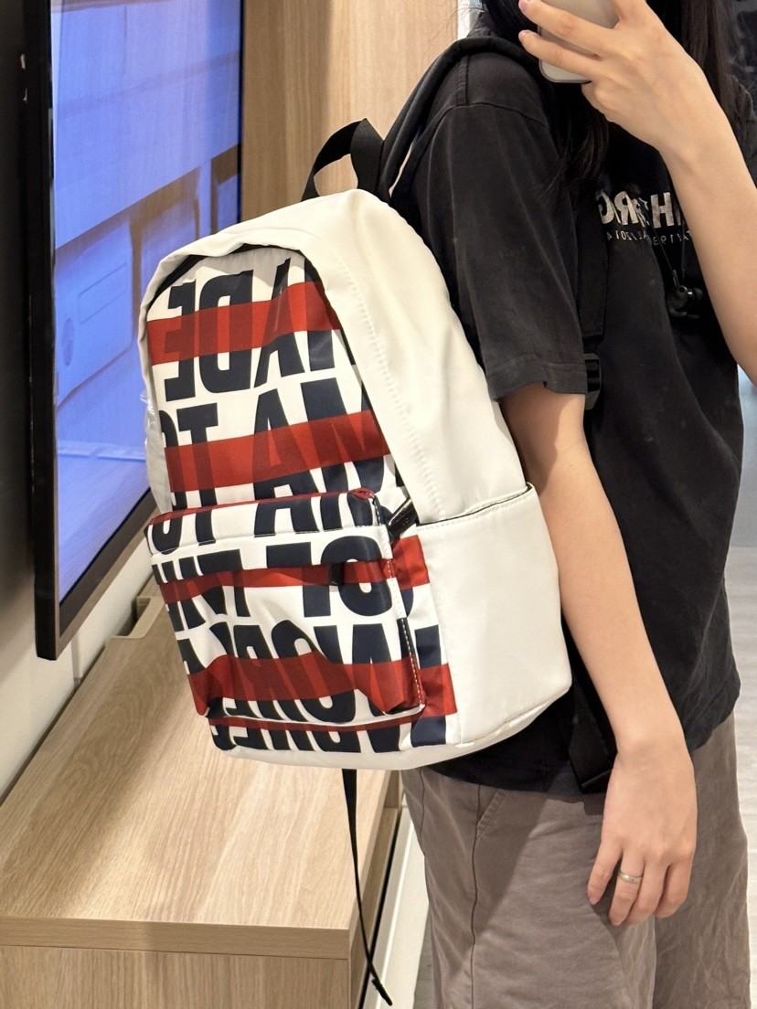 天天都背通勤双肩包