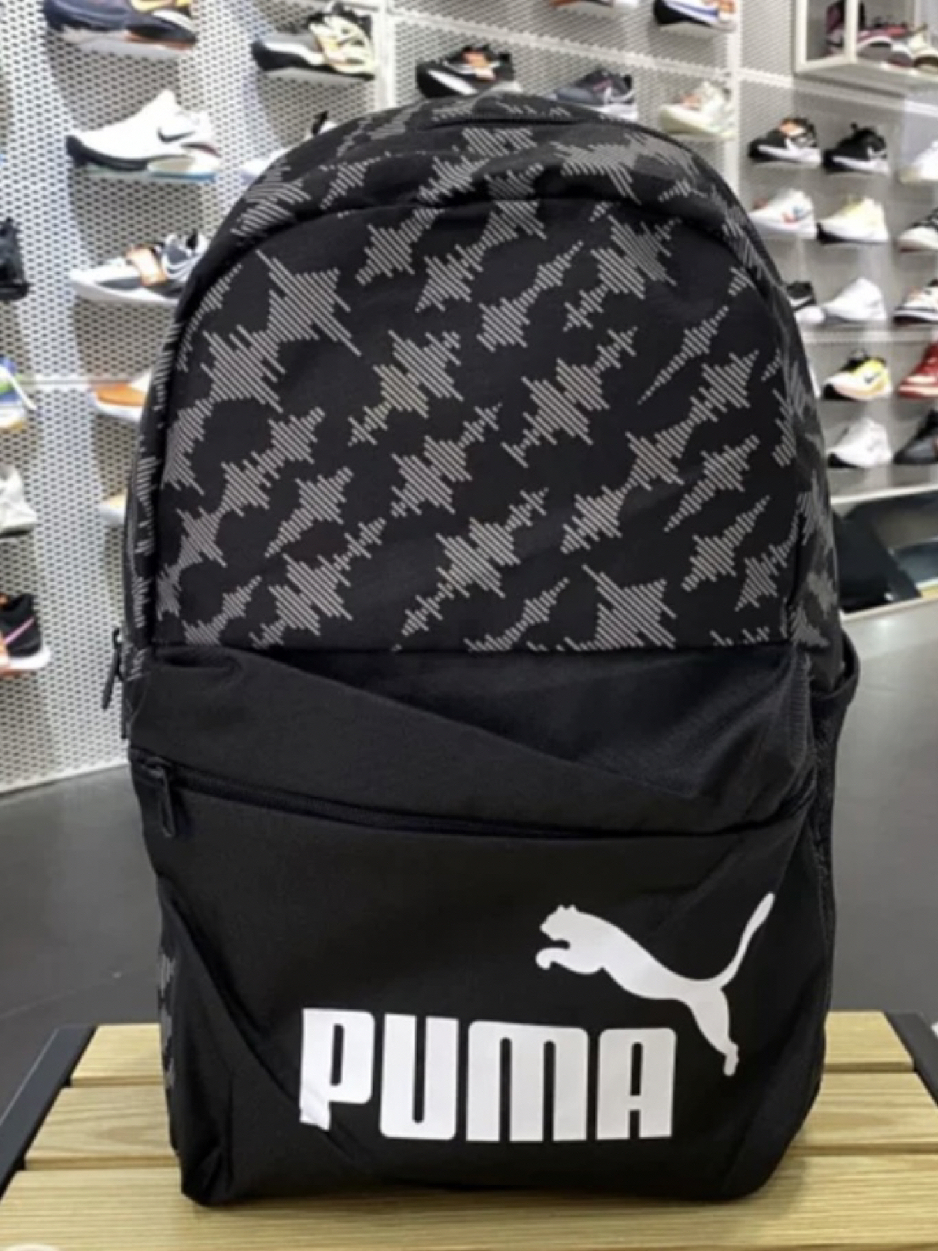 双肩包还是得看puma