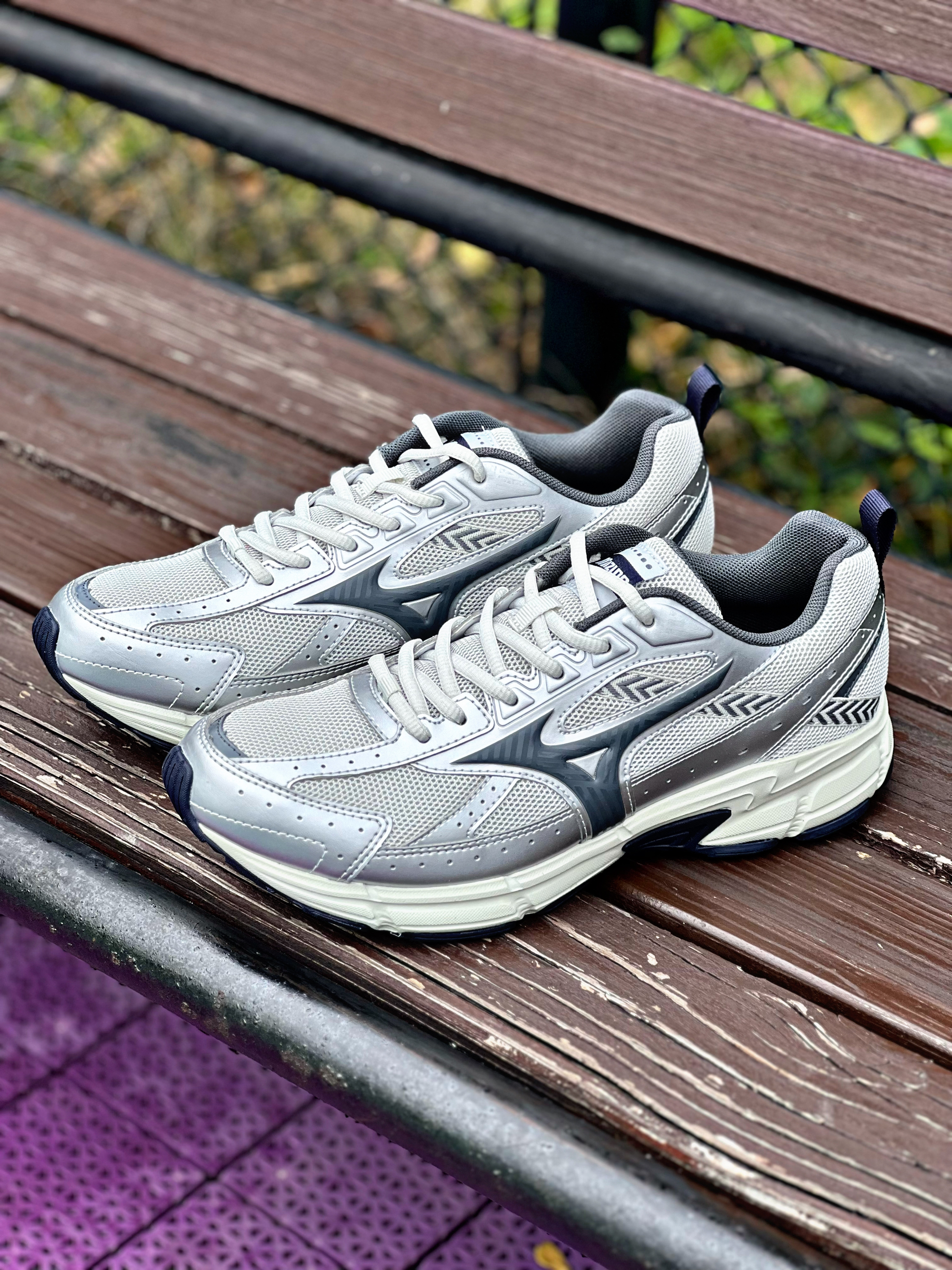 平价但好看!美津浓复古跑爱了