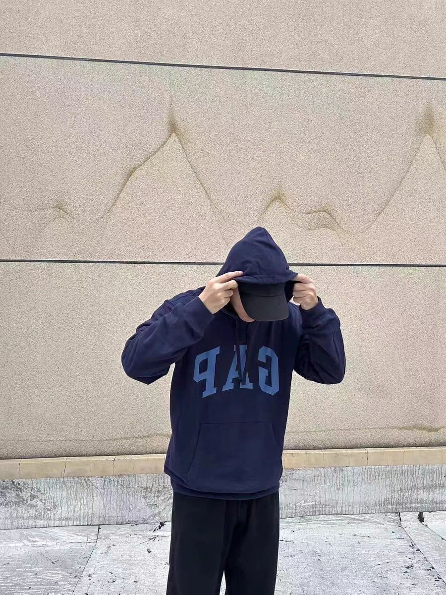 GAP美式卫衣