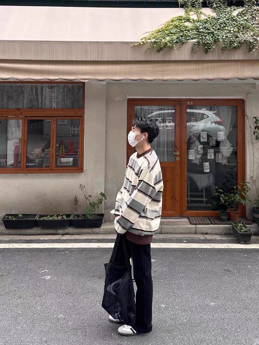 🌟👖绝美微喇叭修身直筒牛仔裤，你真的不想拥有吗？🌟