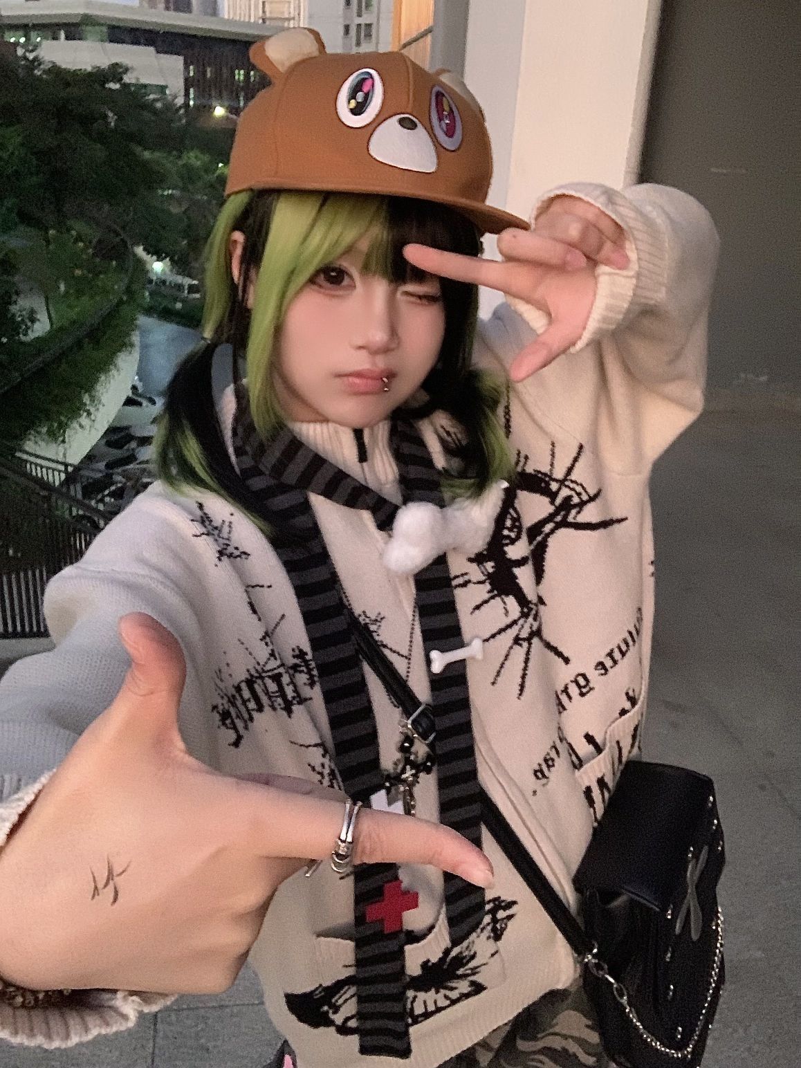 小熊袭来🧸初春小亚怎么穿ദ✧