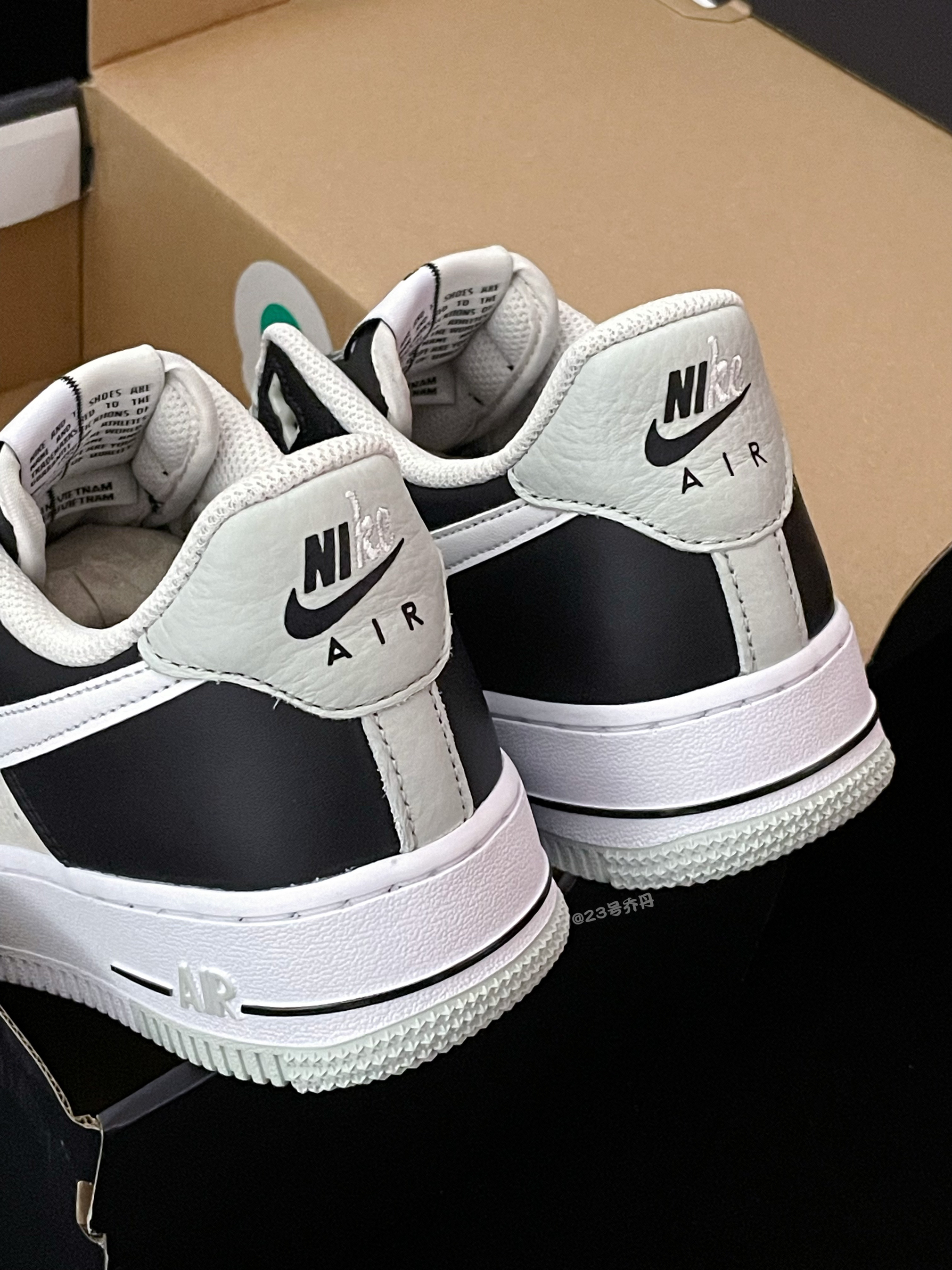 🔥3️⃣0️⃣0️⃣➕的『黑白』拼接小板鞋👟还值得入手嘛⁉️