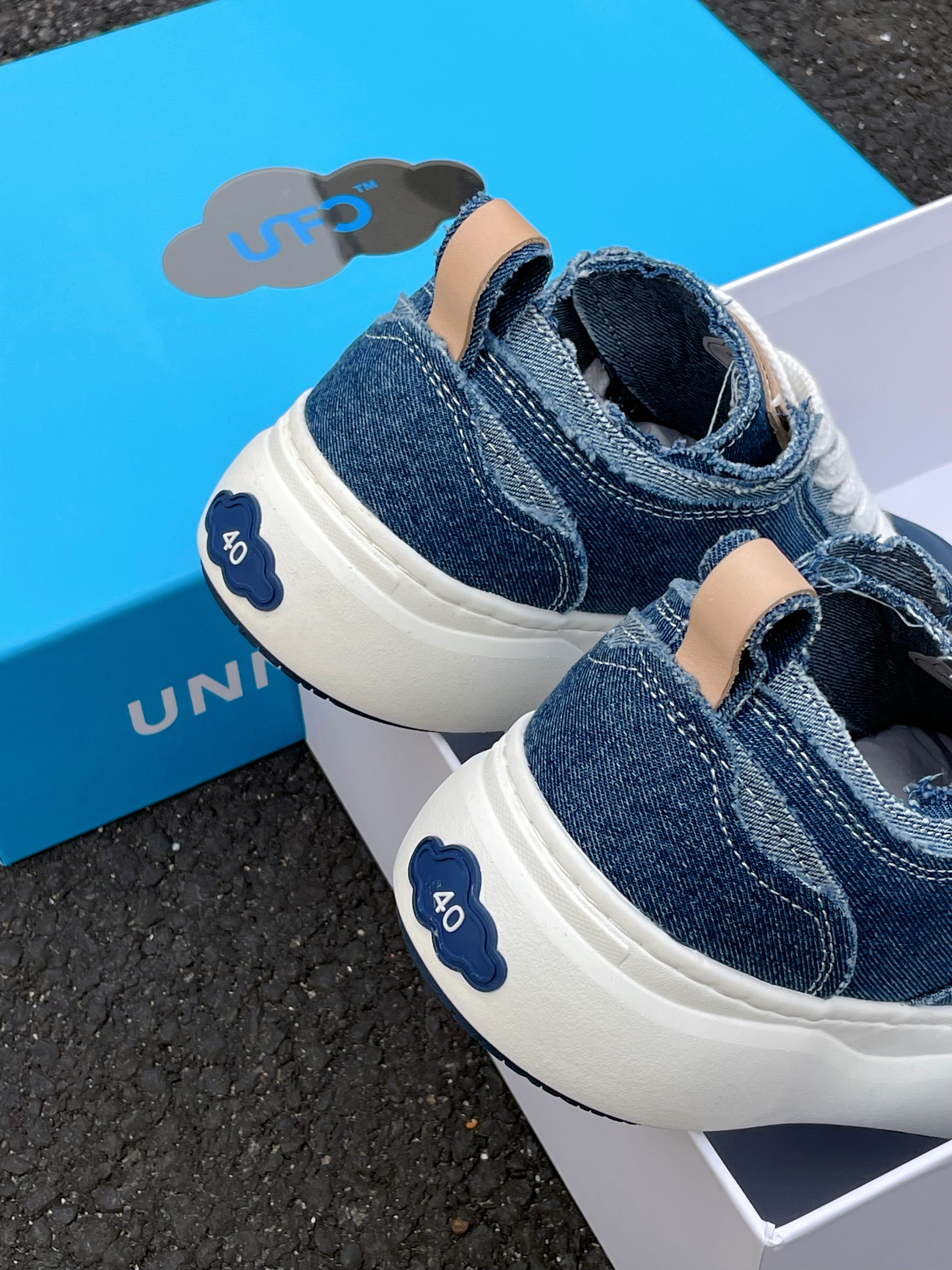 🔥Wow，这双『云朵☁️』牛仔蓝小板鞋👟也太帅了吧‼️