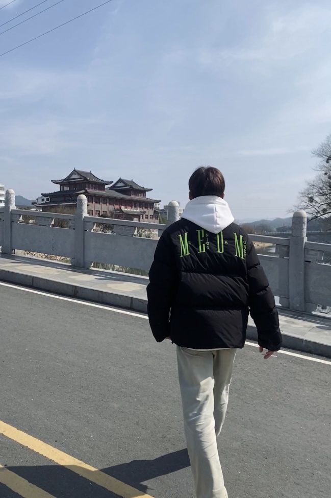 🛒好物名称：MEDM羽绒服
🤔推荐理由：