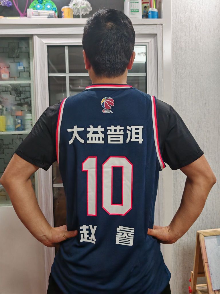 新学期来一件新球衣吧！