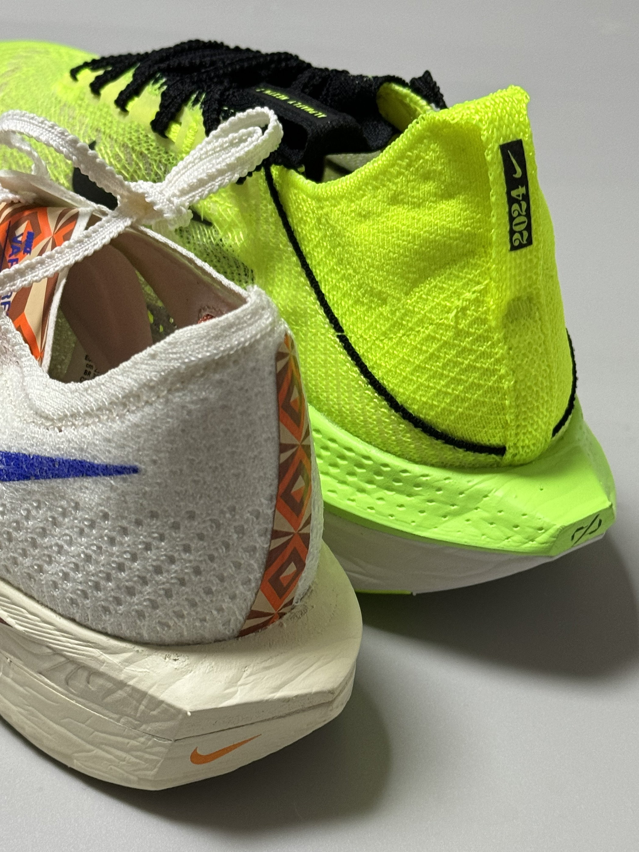 Vaporfly 3🆚Alphafly 2，两双“超跑”你会怎么选？