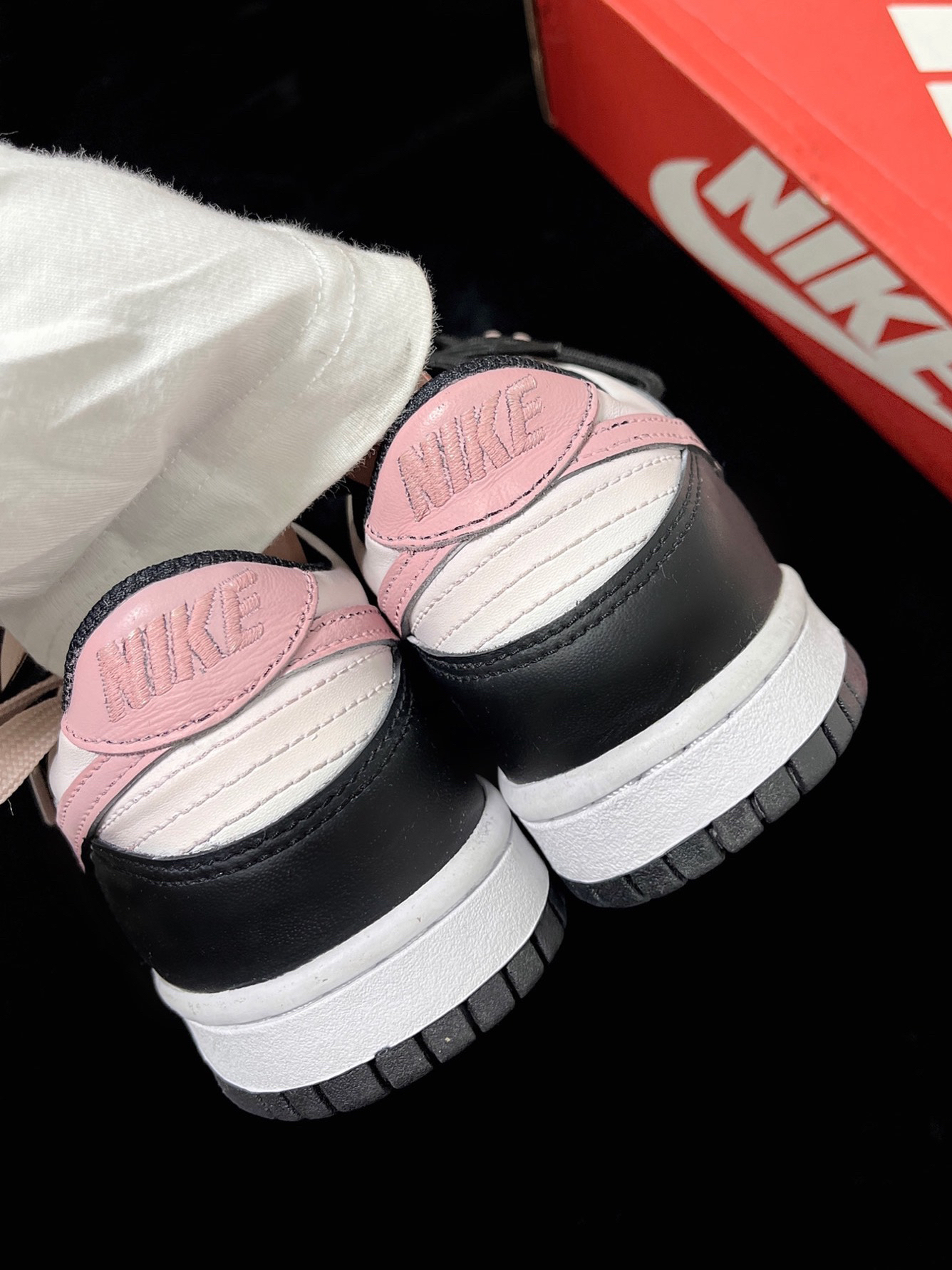 🎀京东树莓dunk怎么都看不腻！黑粉配色泰酷啦…