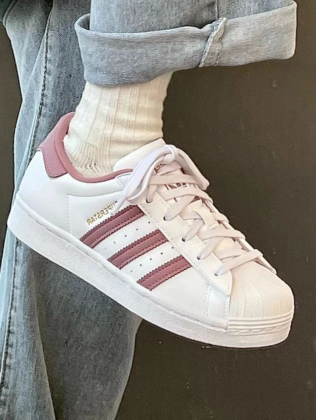 谁能拒绝这双阿迪达斯鞋子呀
