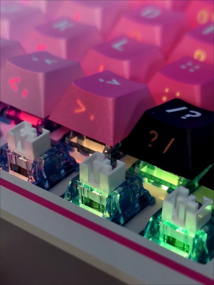 不错不错，以前用过达尔优的键盘感觉还不错