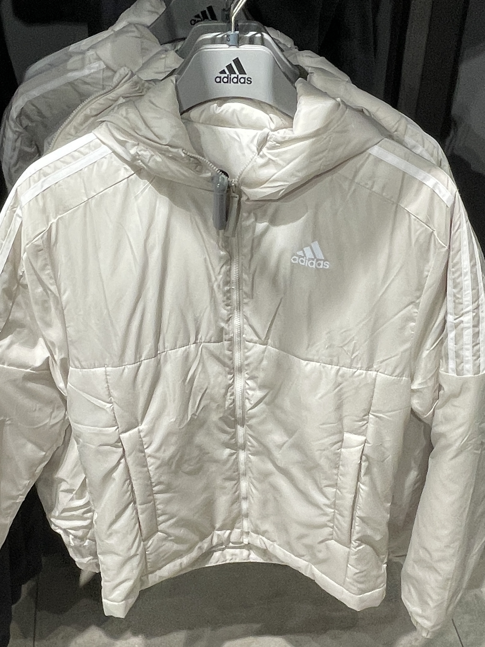阿迪达斯棉服