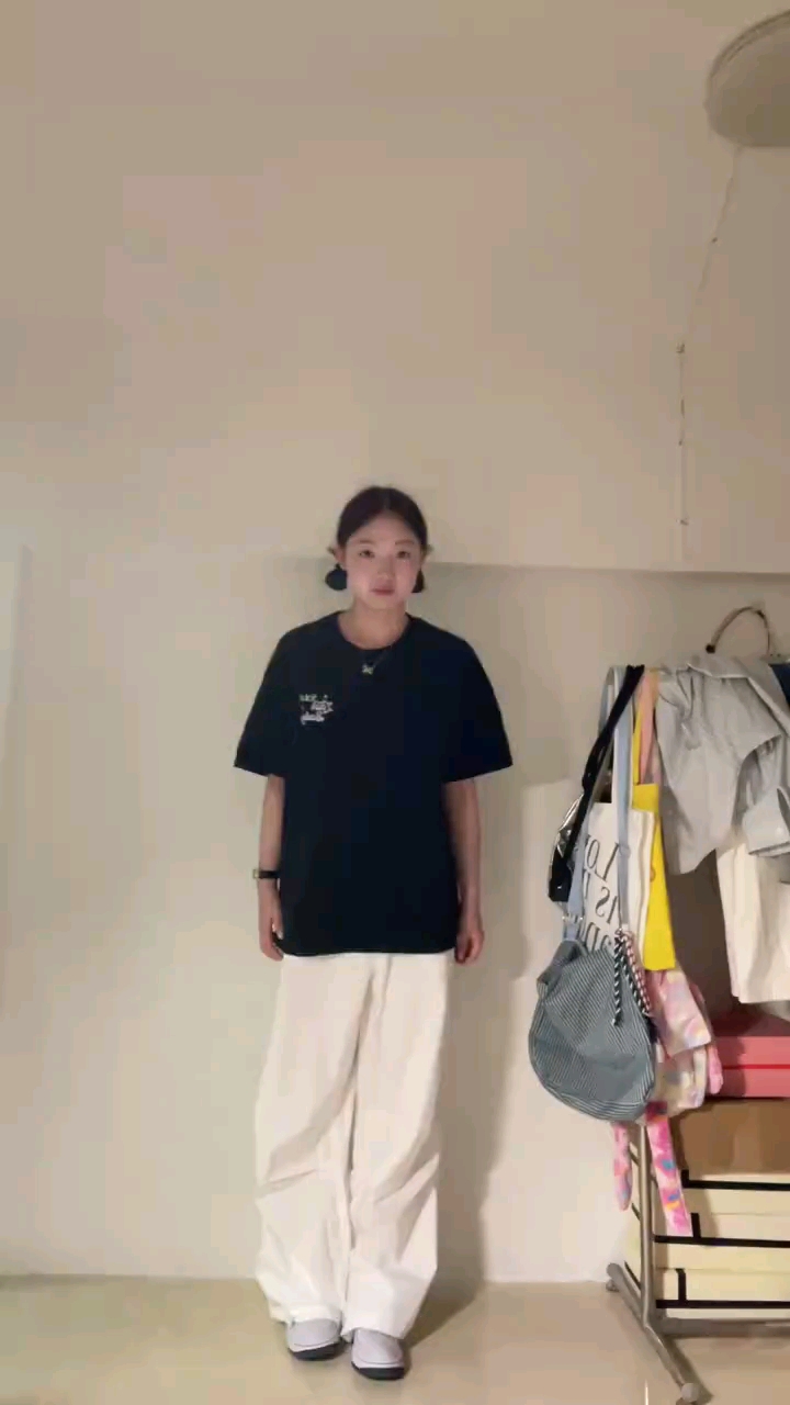 OOTD｜低饱和色系look*4 偏爱黑白