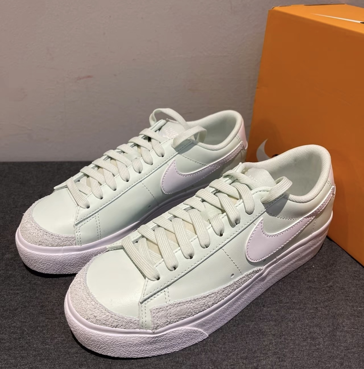 NIKE 厚底Blazer清新微绿配色