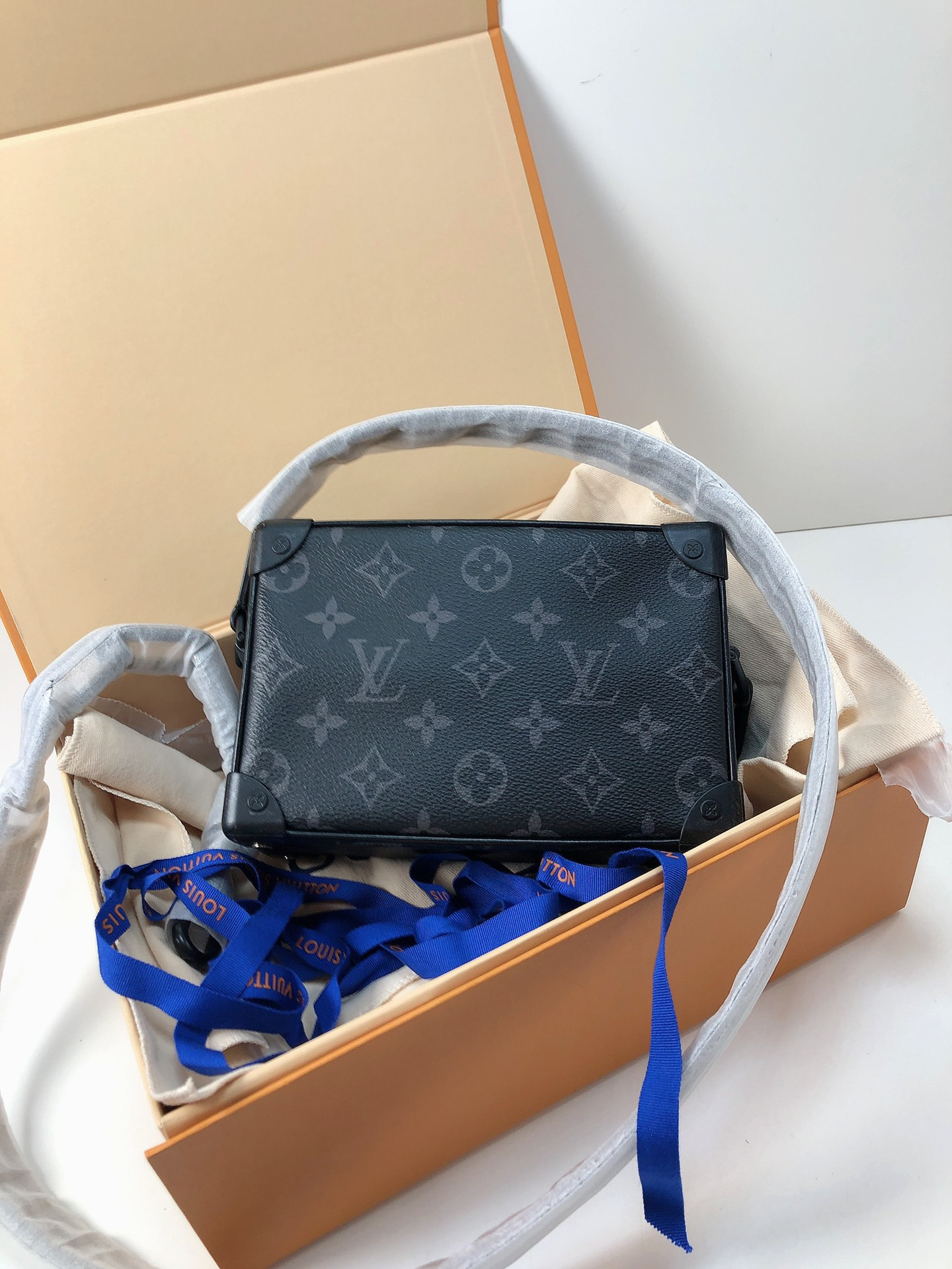 被夸爆的LVminisofttrunk!!男生背真的帅爆