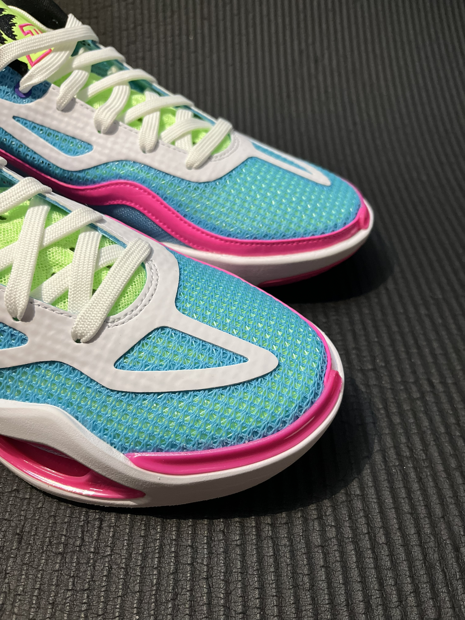 5️⃣折入手多巴胺配色实战鞋👟值吗❓