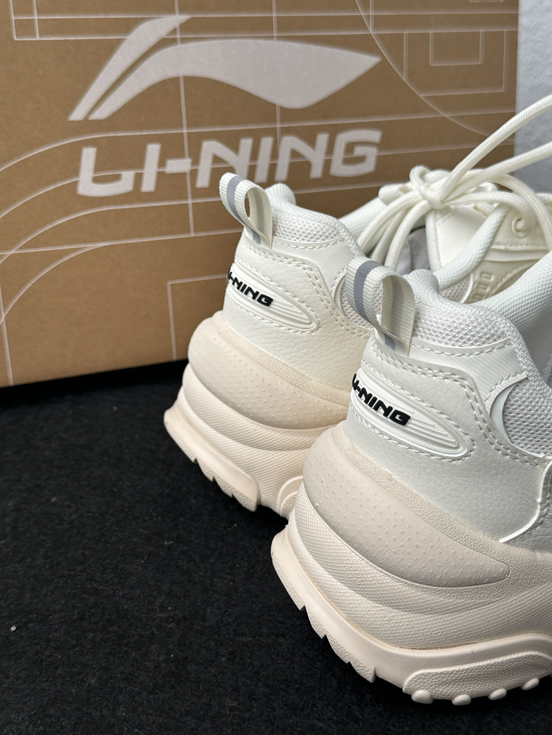 “可口可乐”与李宁联名鞋款？