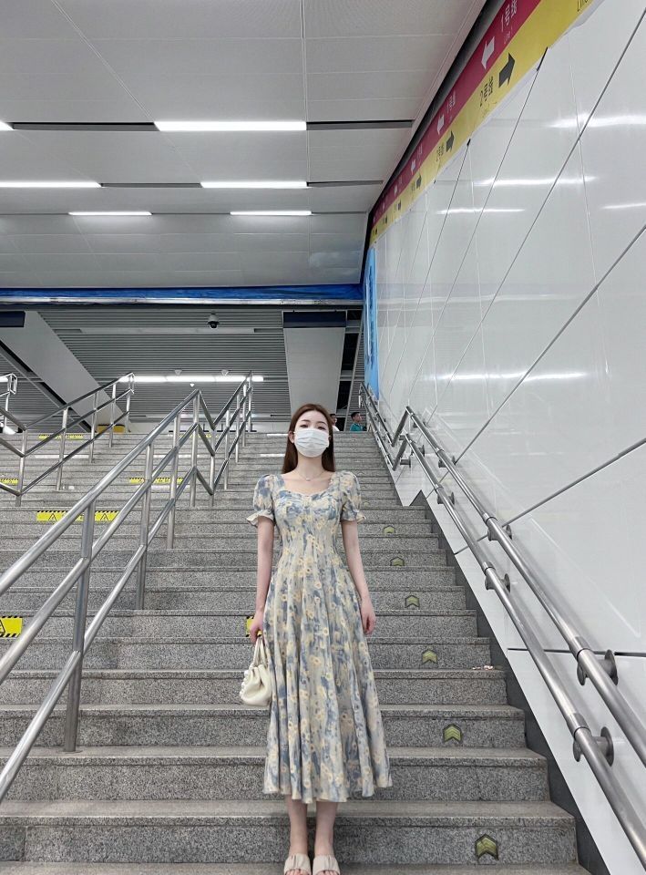 这条收腰小花裙好好看啊！！