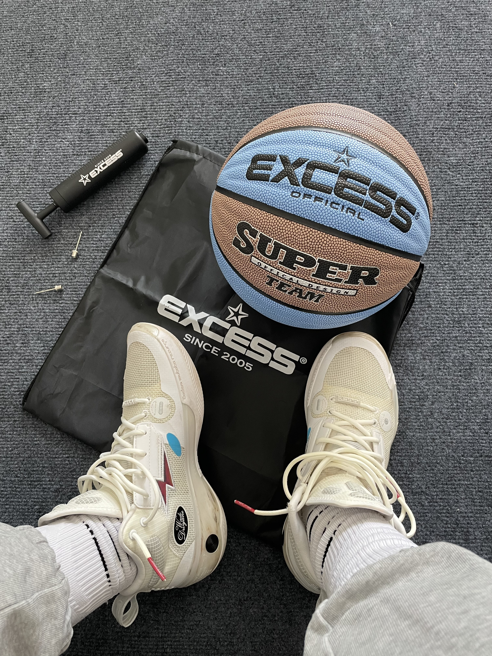 这篮球过分粘手🏀爱可赛给球“刷胶”了❓