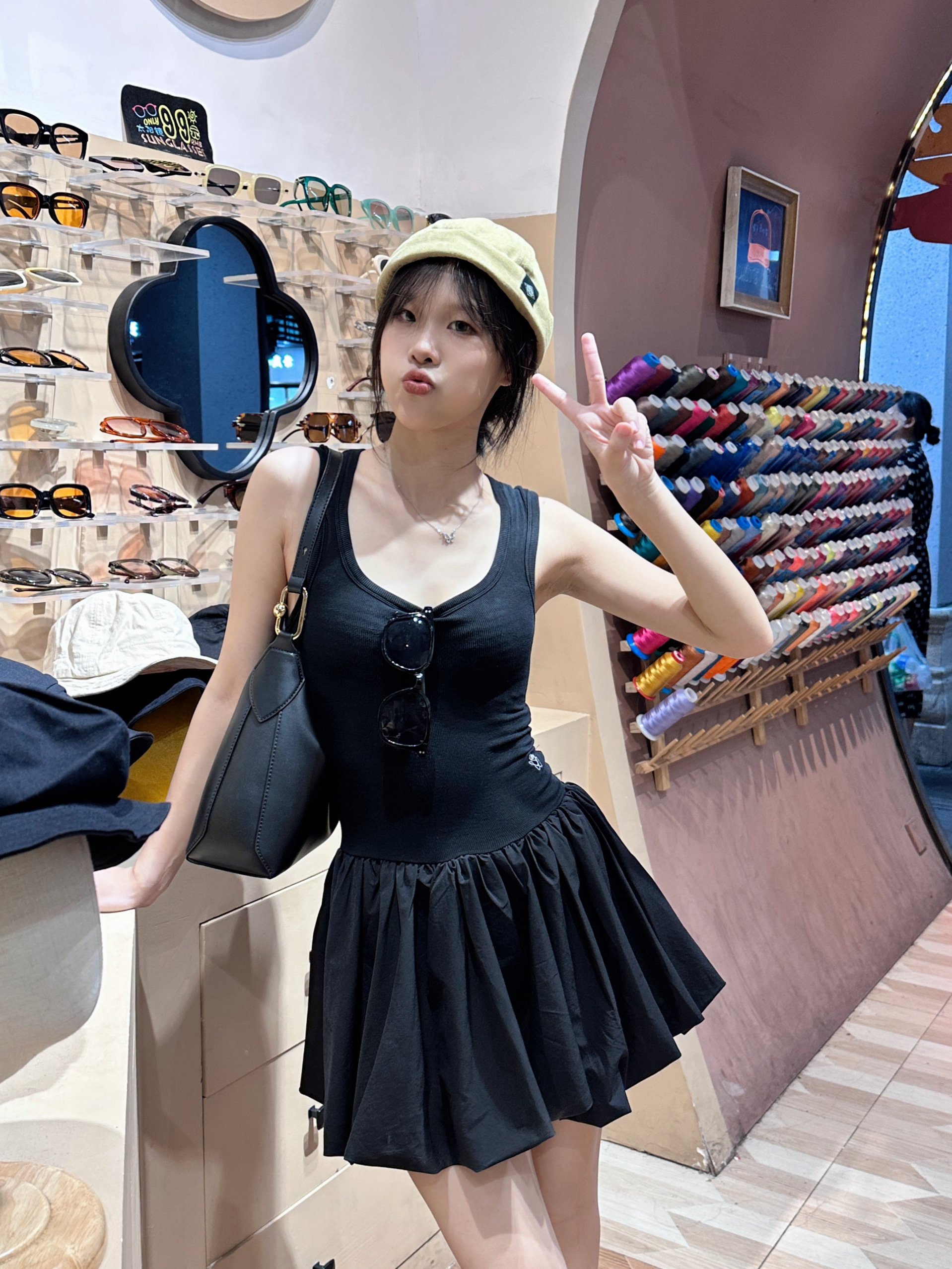 美拉德黑色月牙包～一身黑色好cool！