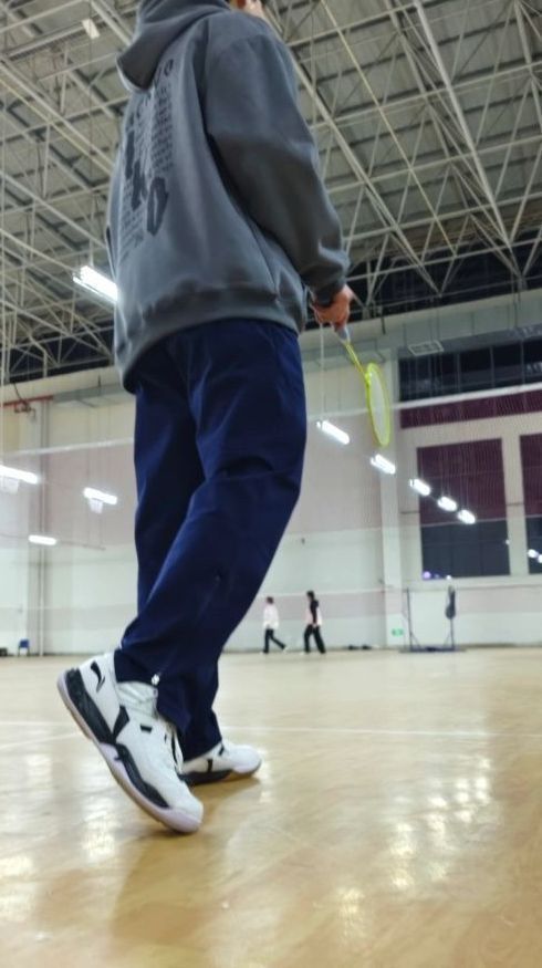 李宁 轻盈柔韧 专业训练 防滑 耐磨 羽毛球鞋 AYTM079 白色
