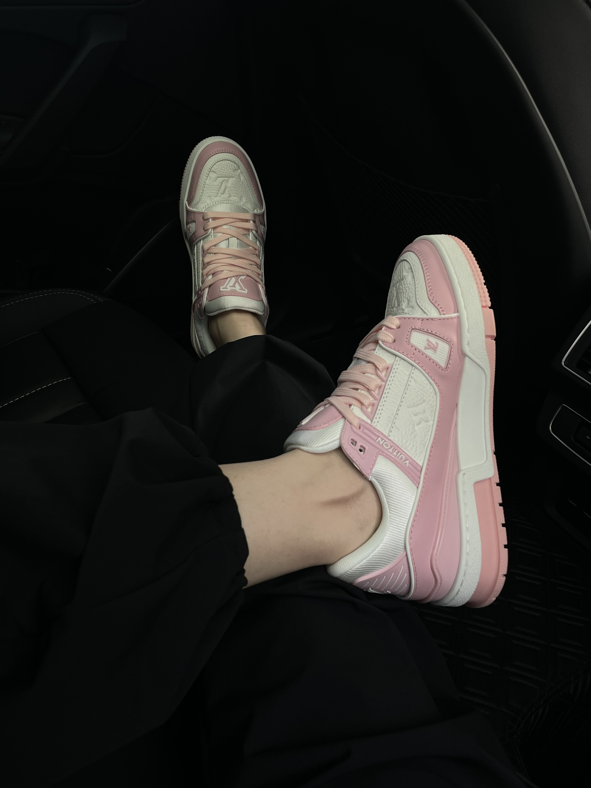 LV trainer 少女心爆棚💗