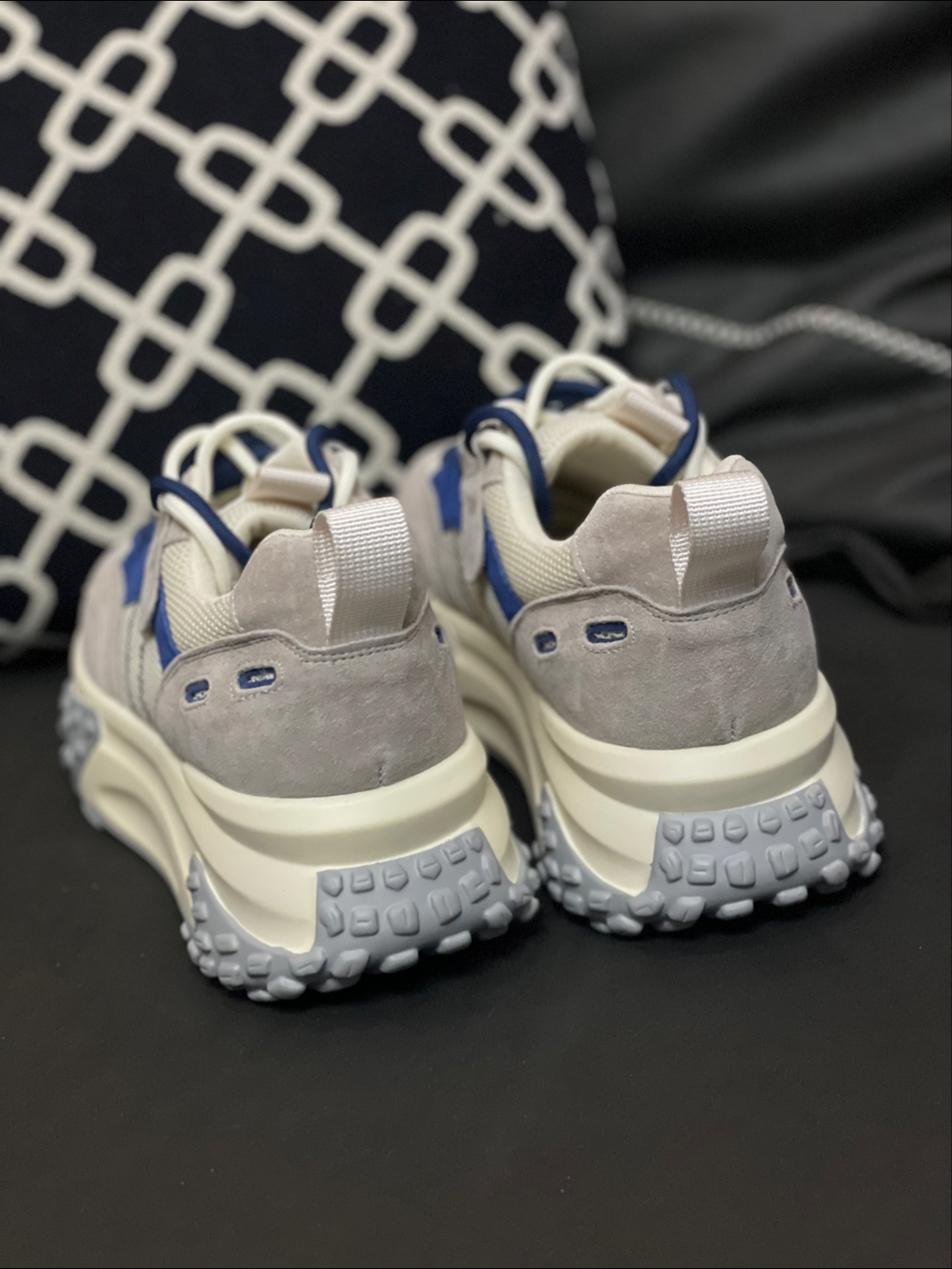 小个子女生鞋柜里总有一双百搭的老爹鞋👟