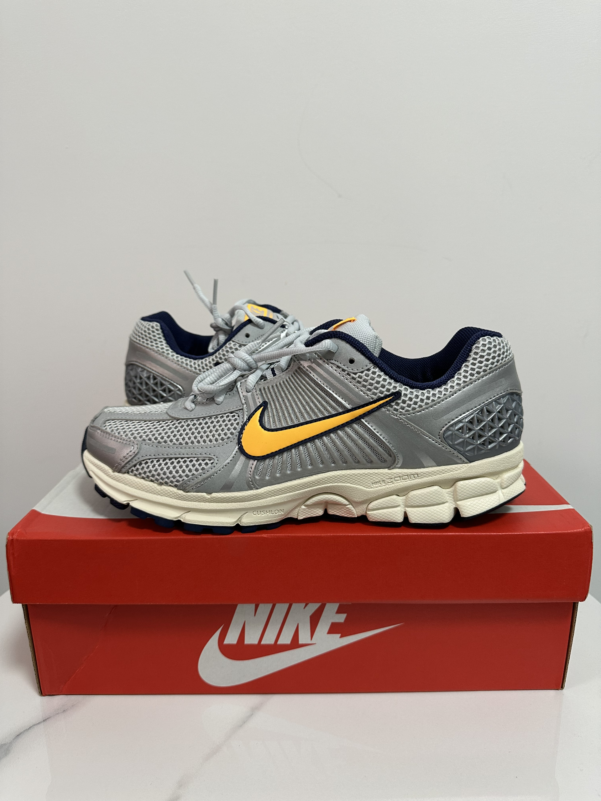 🔥从1199降到500,这双复古好搭的Nike Vomero 5通勤太香了‼️