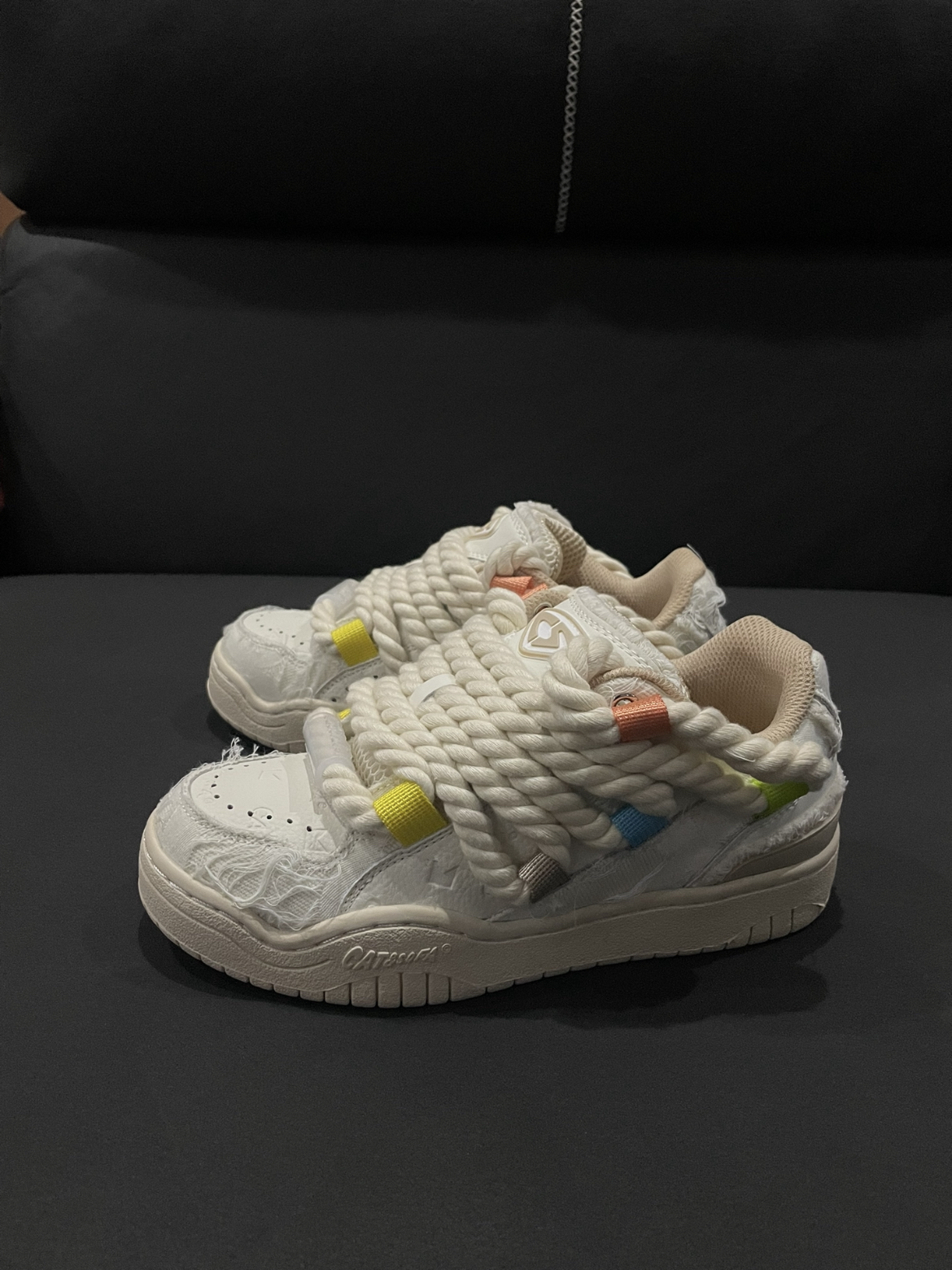 猫与沙发👟