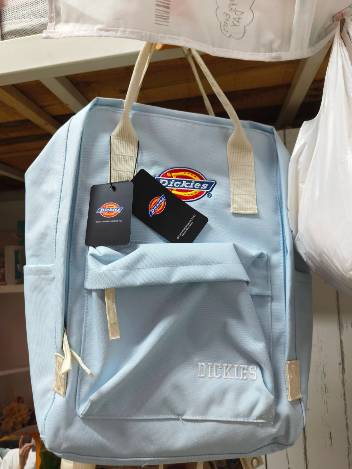 奶蓝色背包🎒太嫩啦