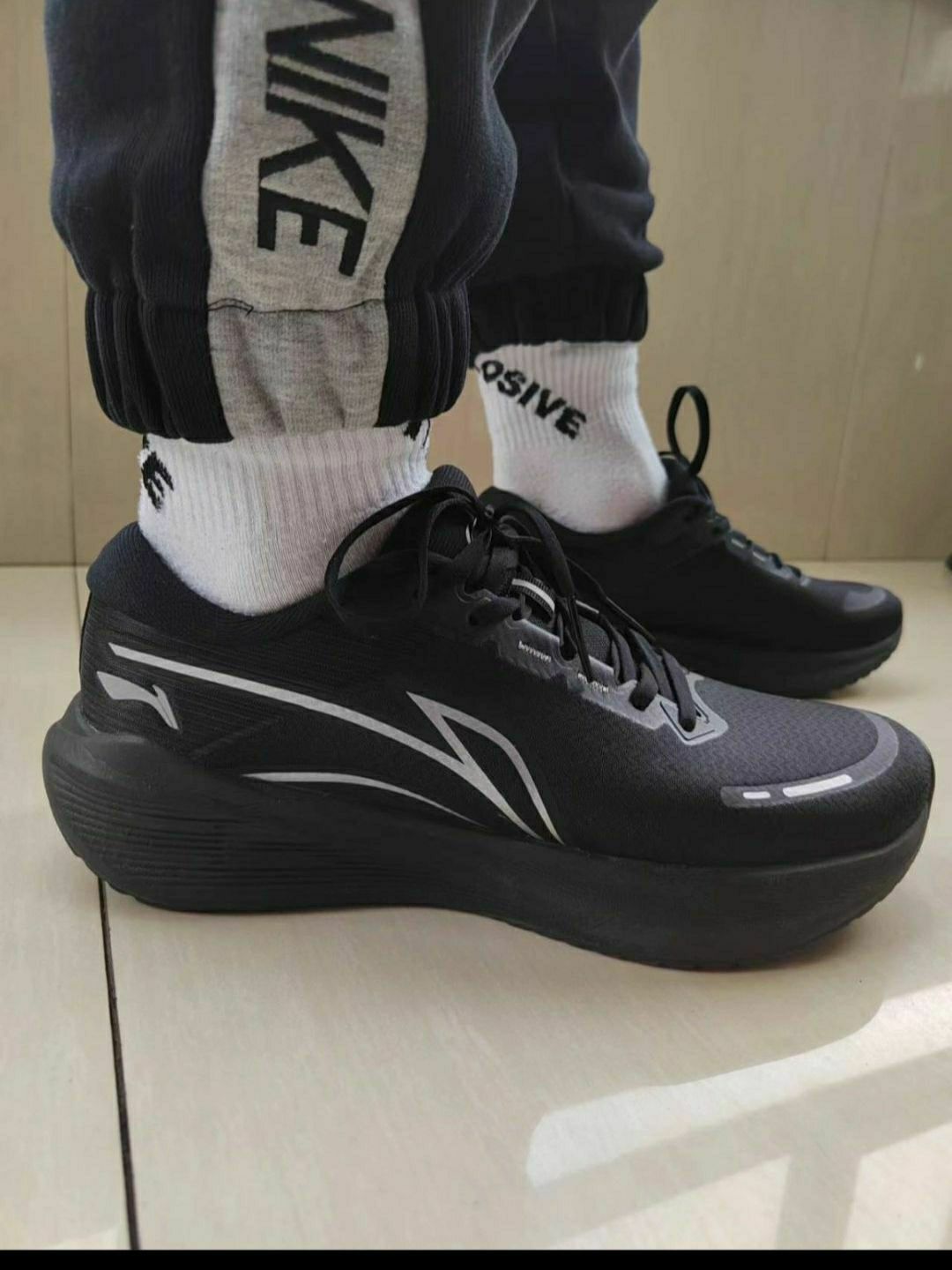 李宁休闲跑鞋