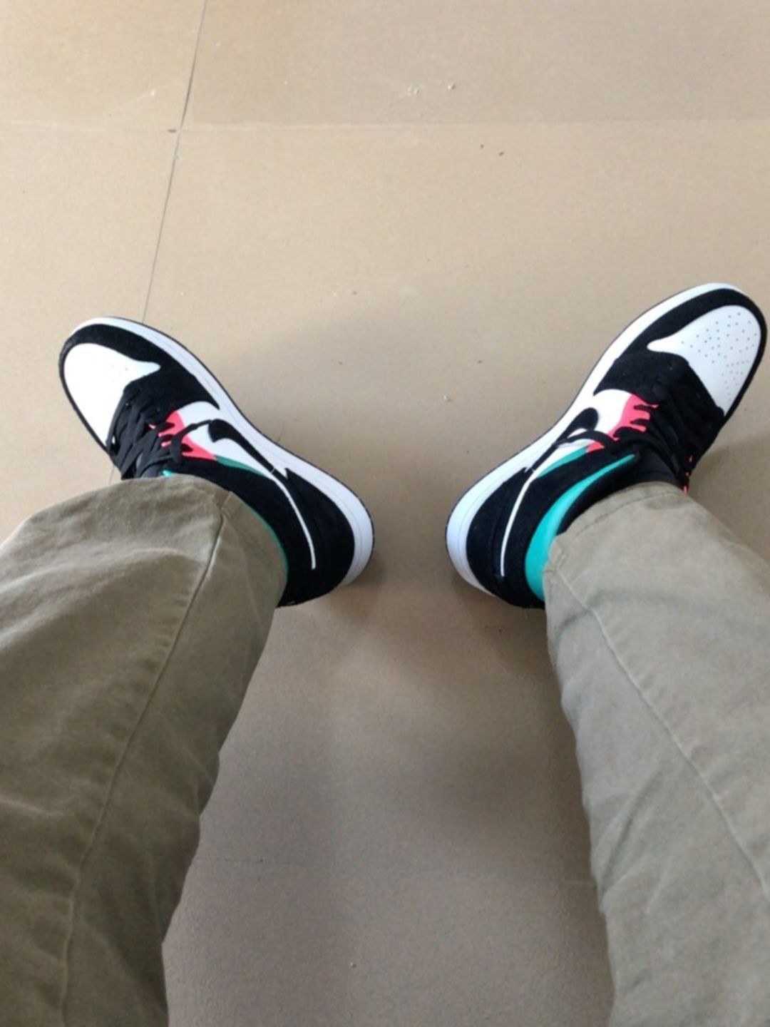 AJ1新南海岸，颜色反转