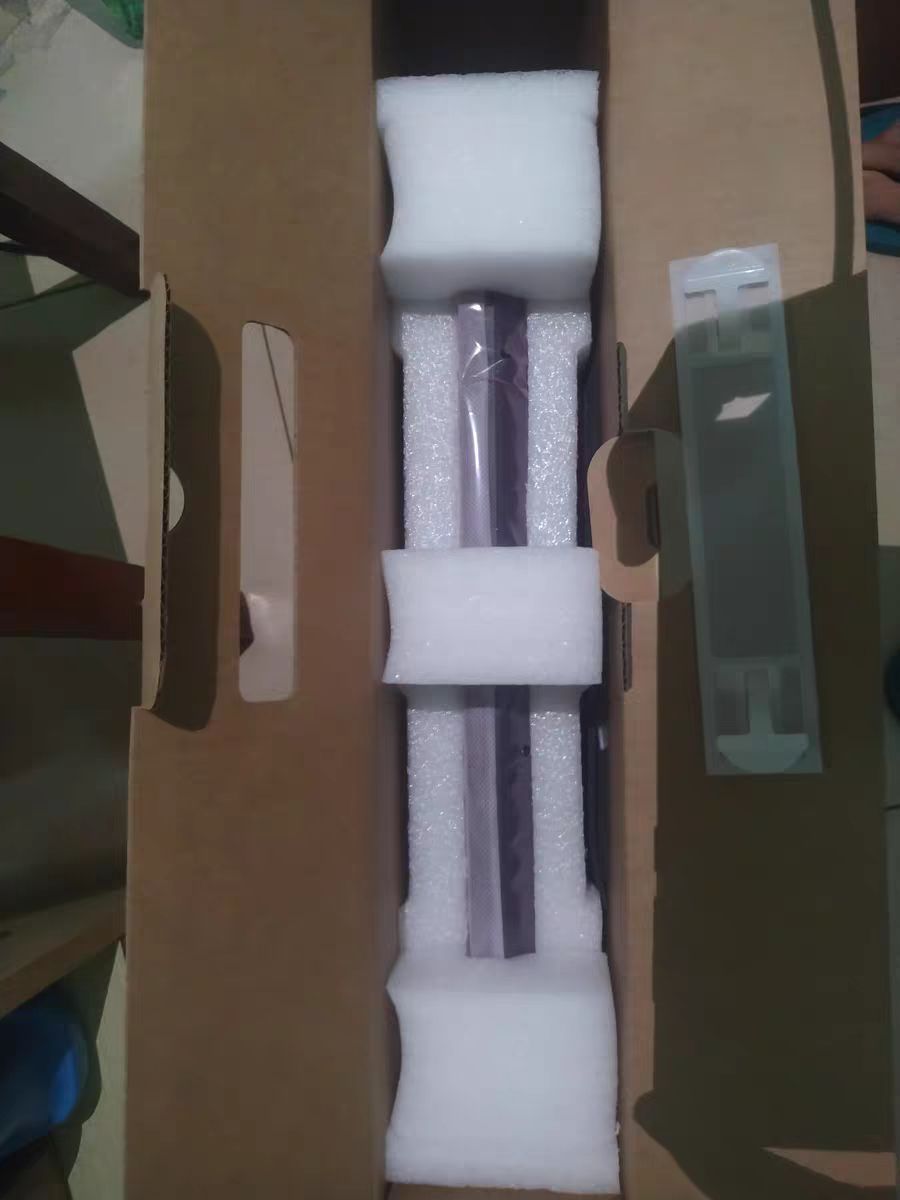 电脑包装完整，无破损。ib的处理器，开机