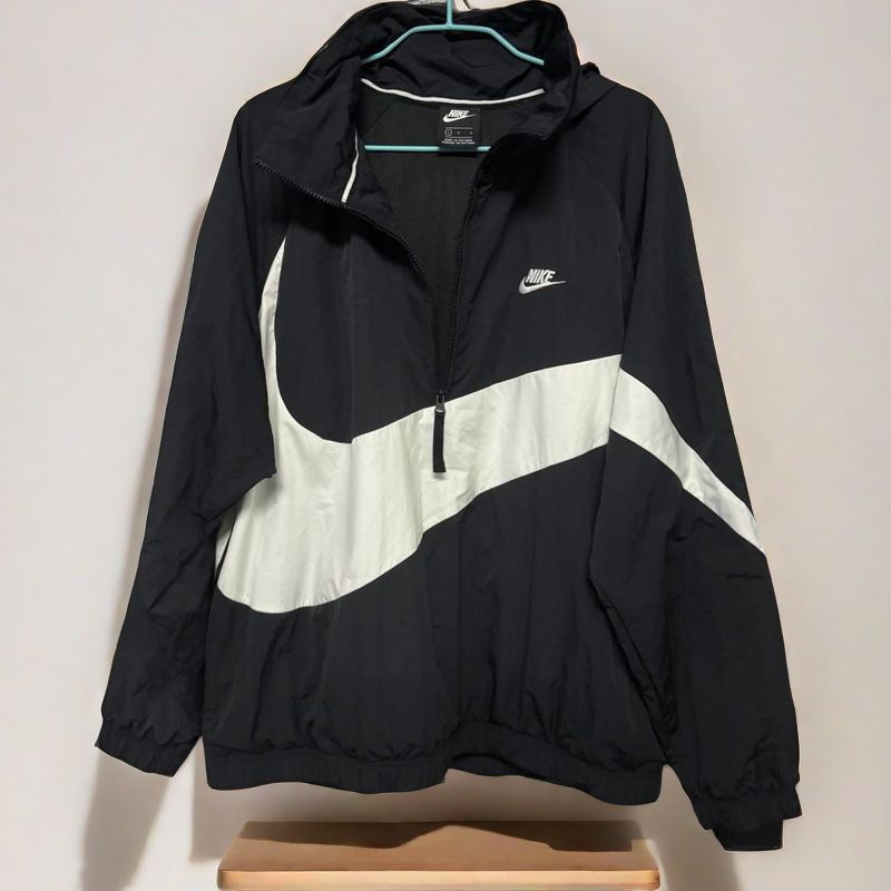说到这款衣服，不得不提的就是它的“帅”气
