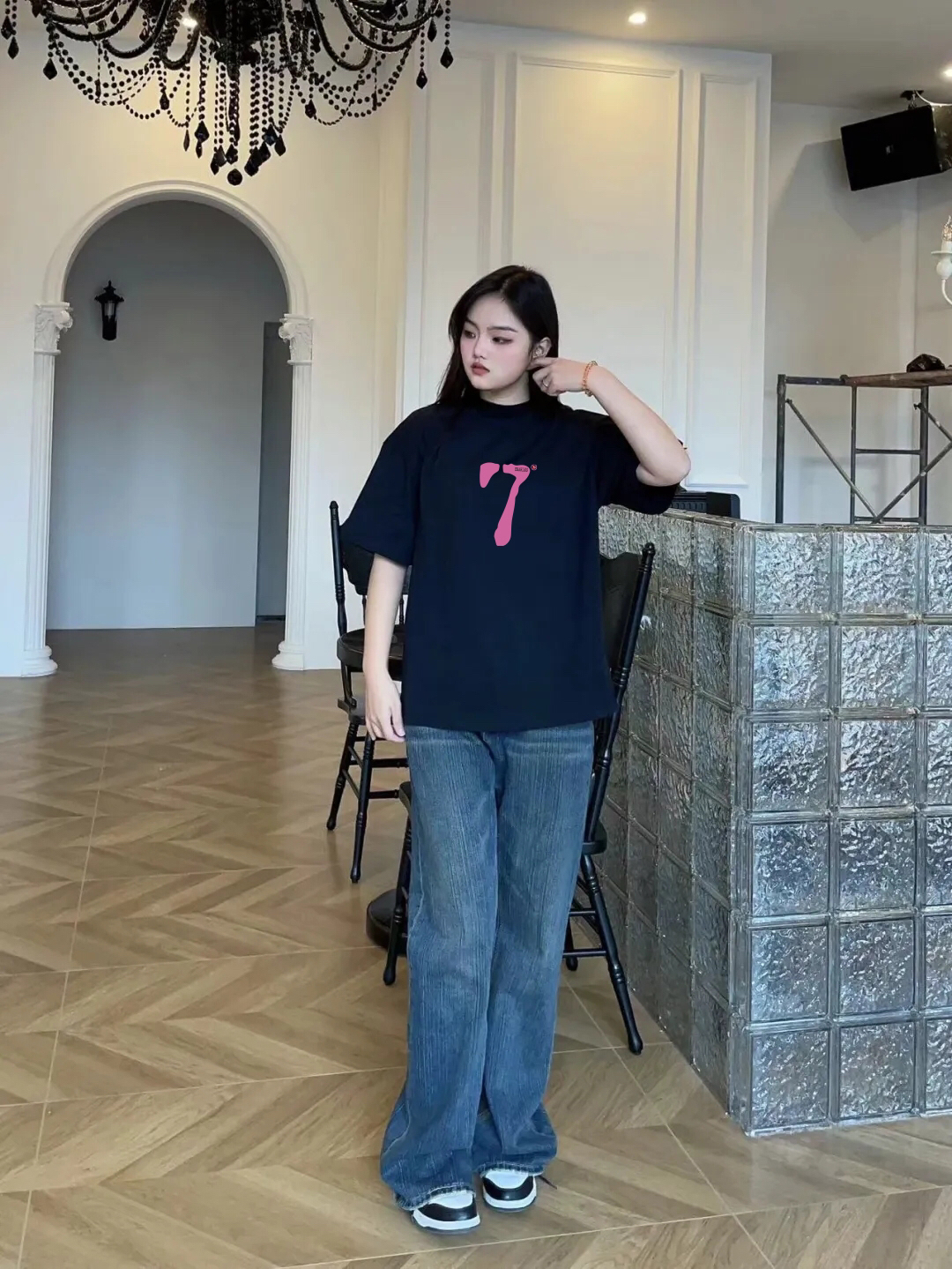 休闲酷girl必入的黑色短T