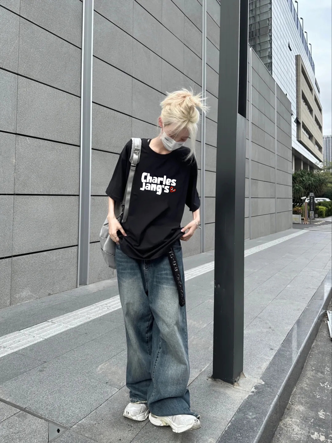 随便穿穿都好看的字母印花短袖