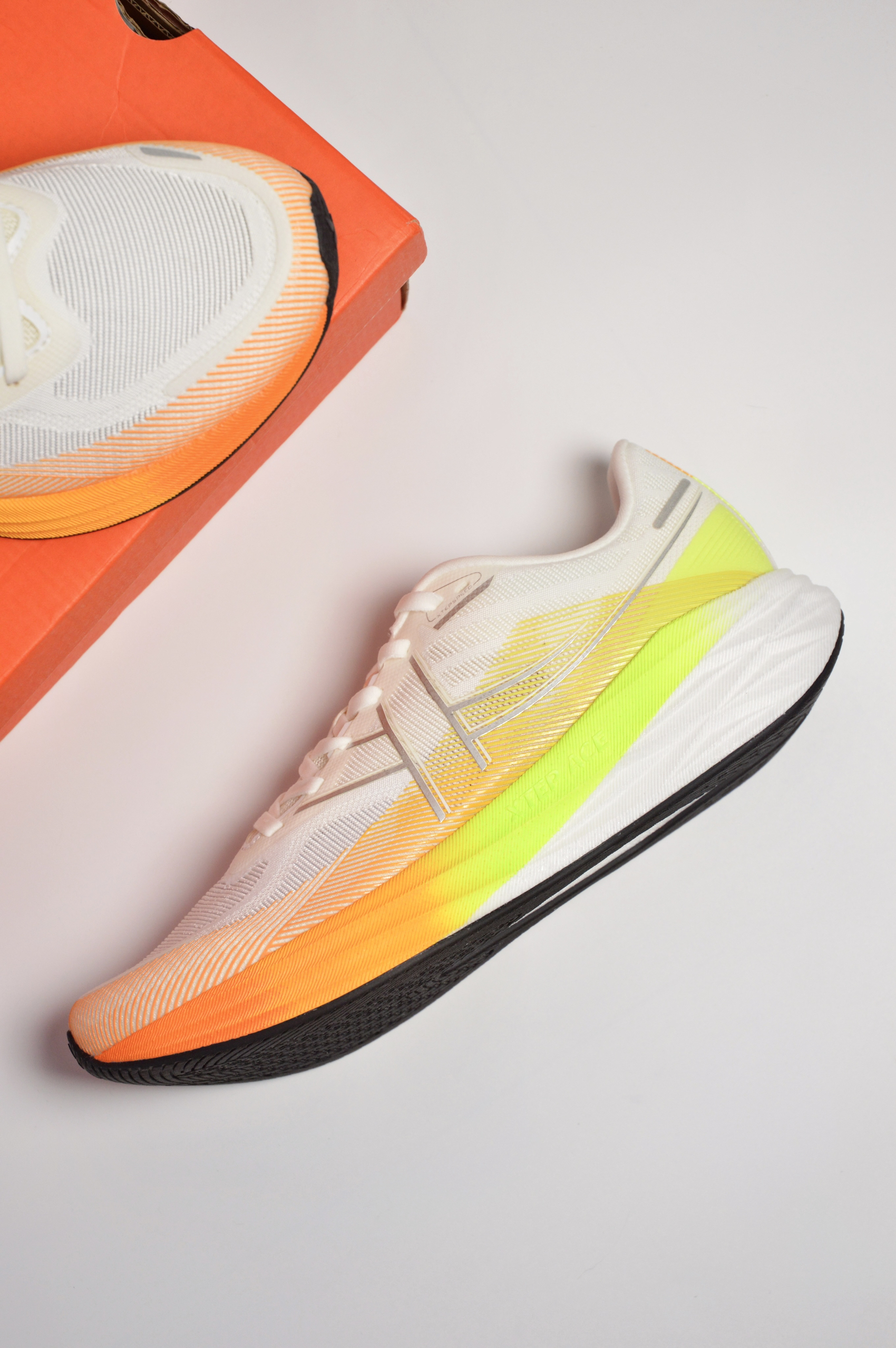 📦送快递咯|跨界联名还的是特步你呀‼️