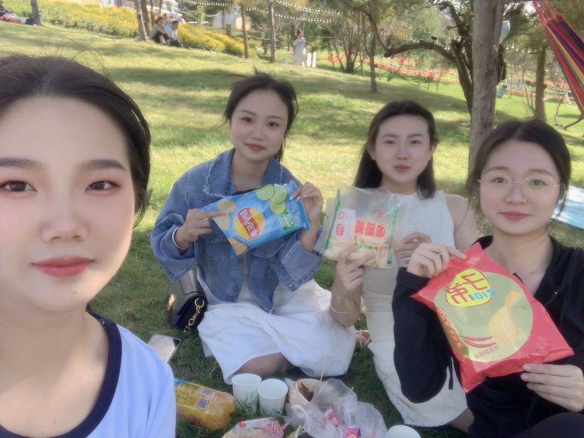 春天一定要出去和好姐妹春游