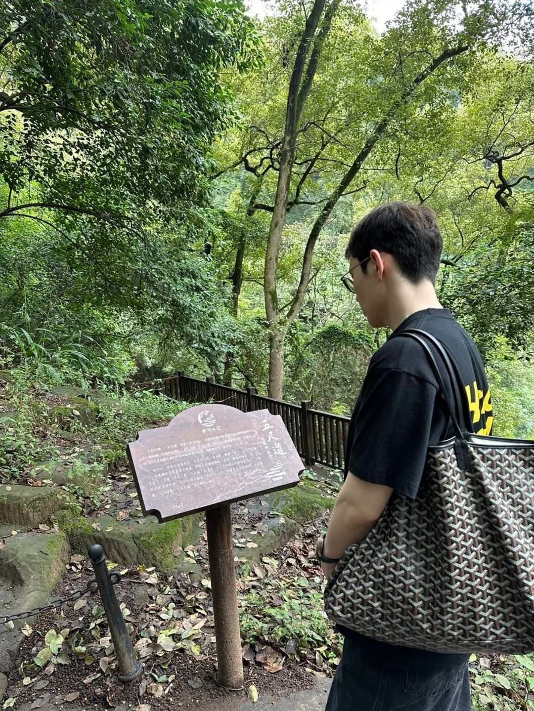 容量超大的呀，能装一个家出去了😜