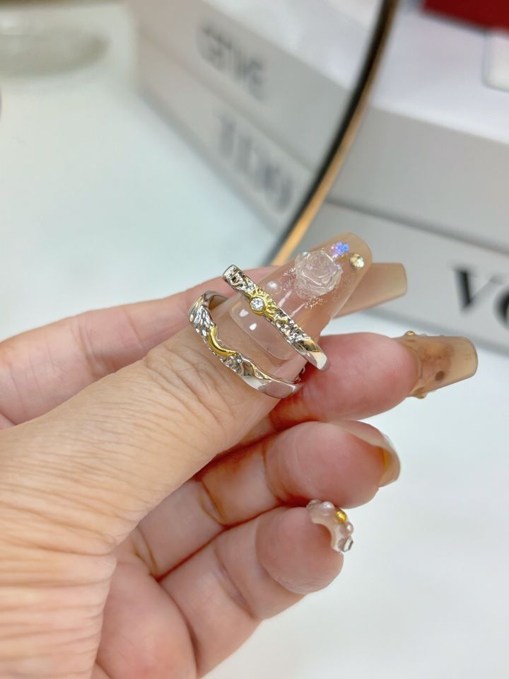 无语了！戴上这对戒💍每天都想拍照！
