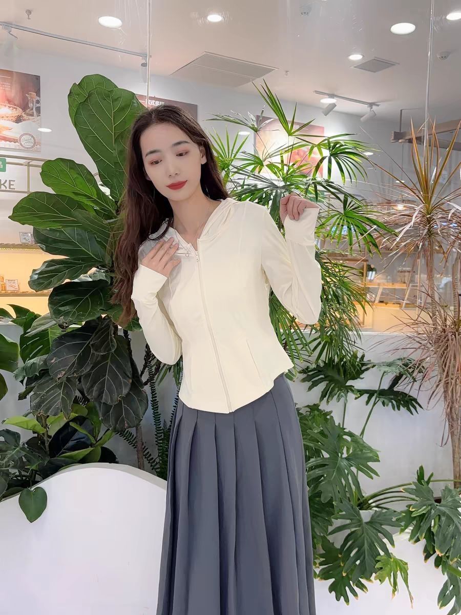 ✨超级防晒的骆驼连帽防晒衣，夏天穿太舒服了！☀️