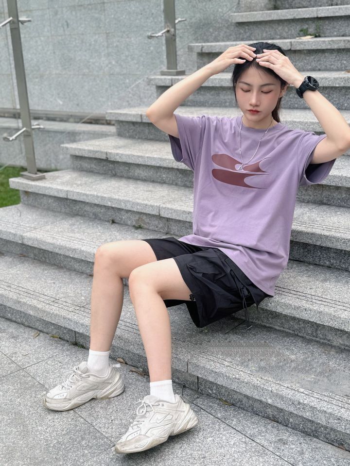 这件紫色T恤的质感我真的好爱！
