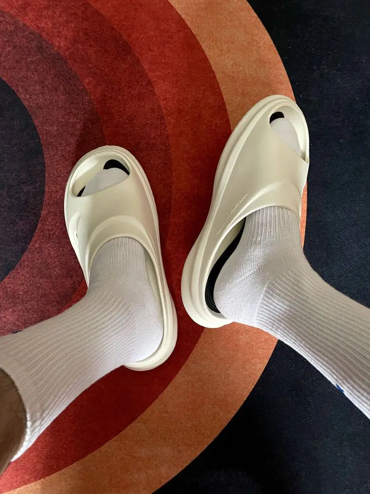 这双拖鞋夏天穿太舒服了吧