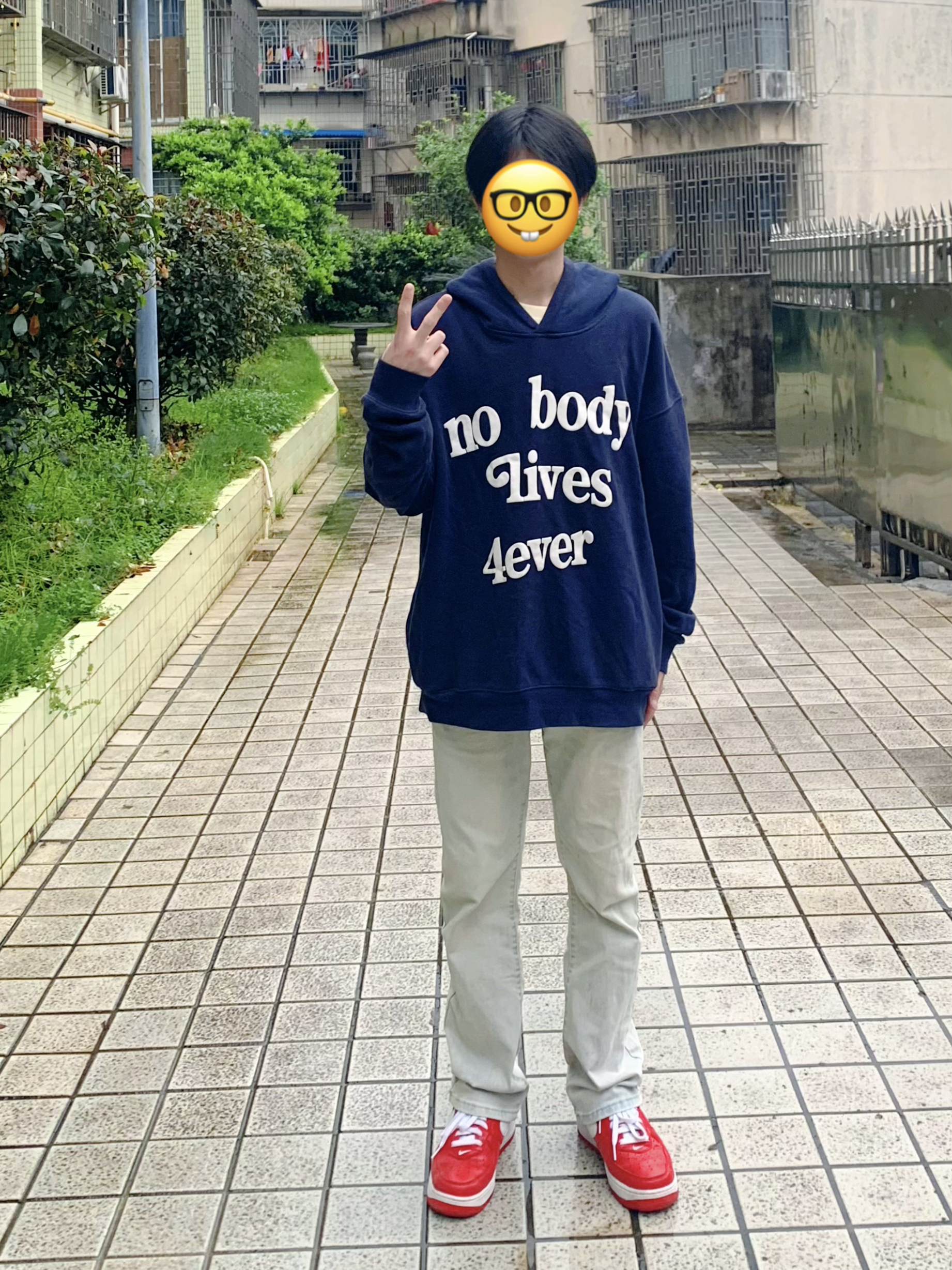 字母卫衣